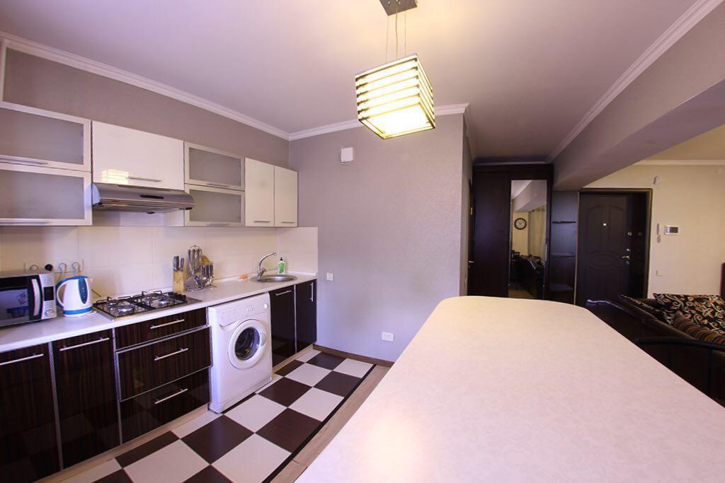 Apartments On Shevchenko 129 Almaty Ngoại thất bức ảnh
